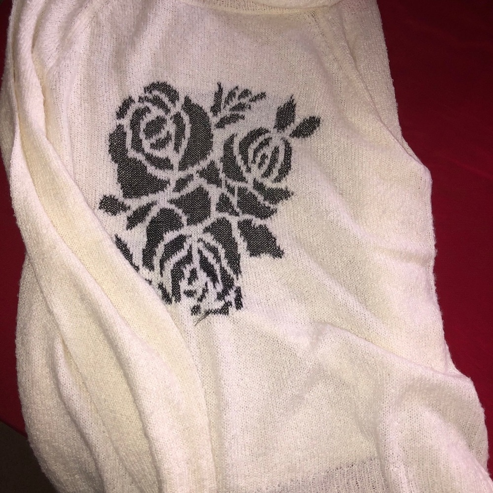 Rose themed lightweight sweater top